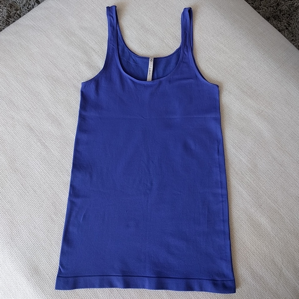 T. Babaton bodycon stretchy tank top in purple